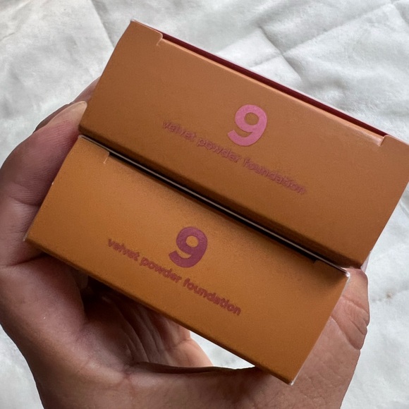 Benefit Hello Happy Velvet Powder Foundation 9 - Picture 4 of 5